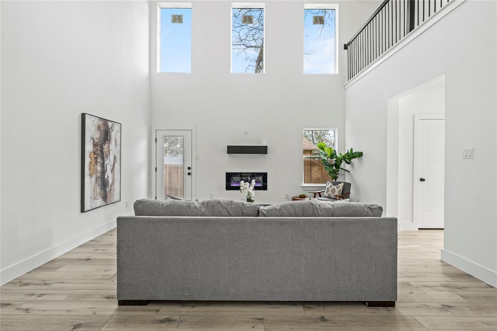 EVELYN HEIGHTS - Residential