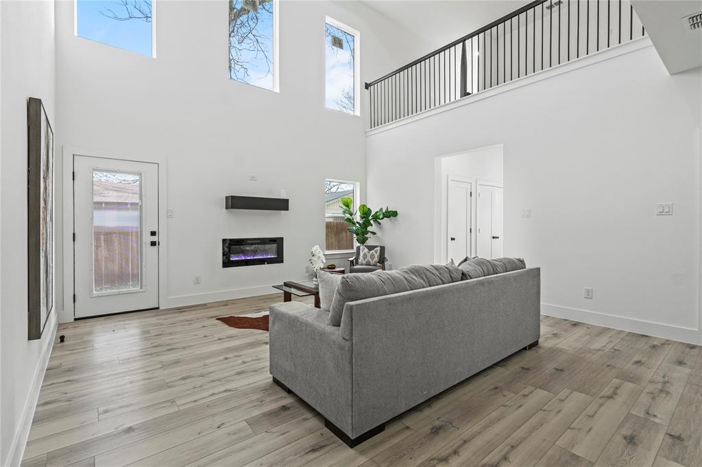 EVELYN HEIGHTS - Residential