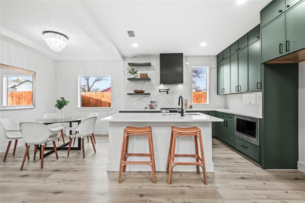 EVELYN HEIGHTS - Residential