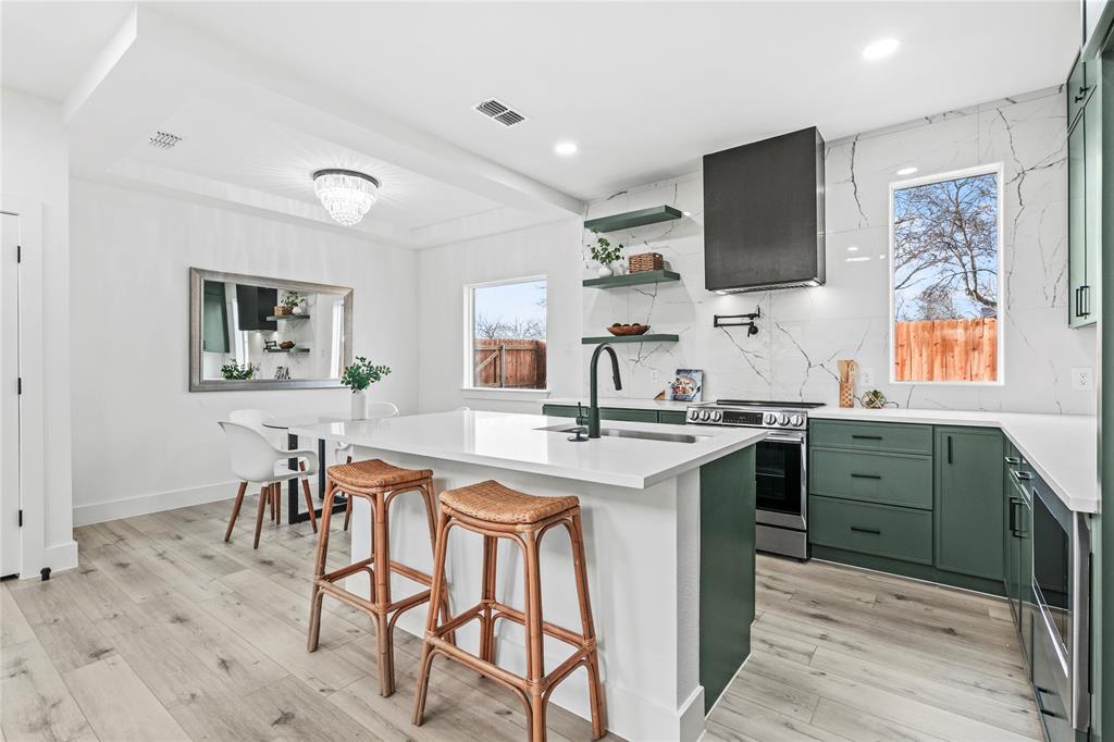 EVELYN HEIGHTS - Residential