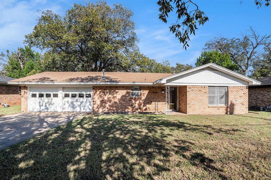 This 3 Bedroom 2 Bath has more than the others! Not only is it a great place to live, but it also has up to $300 per month in Lawn Care included (ask Agent for Details) and it has a big workshop in the back. Multiple Living areas. A rare find indeed. Just see the pictures...