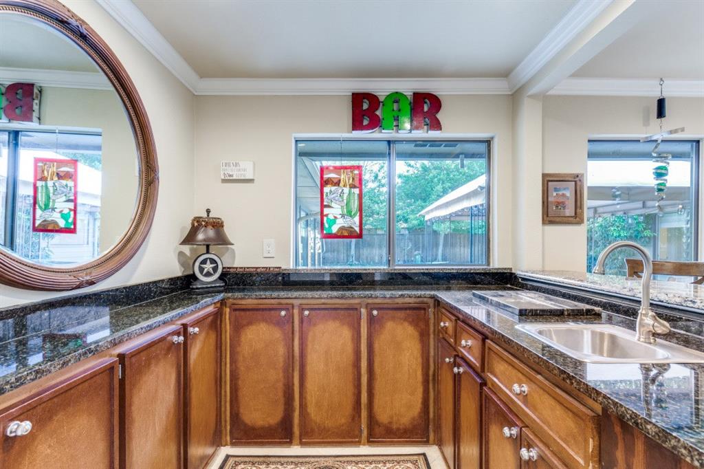 2204 Bridge View Lane