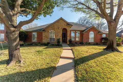 625 Palo Duro Drive Hurst TX 76054
