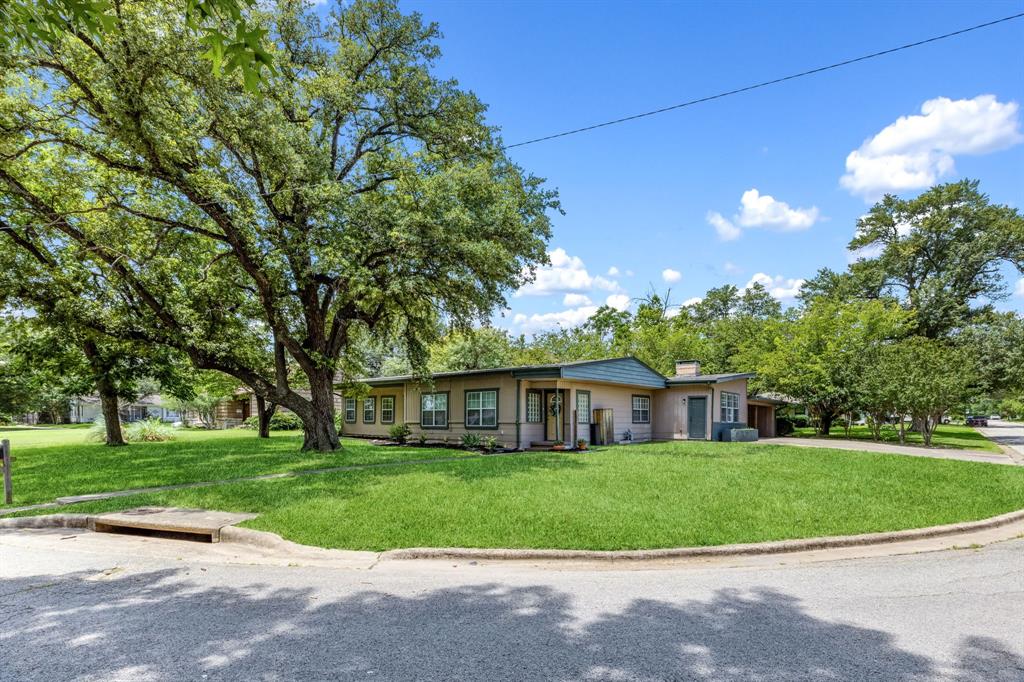 2318 Holsum Circle