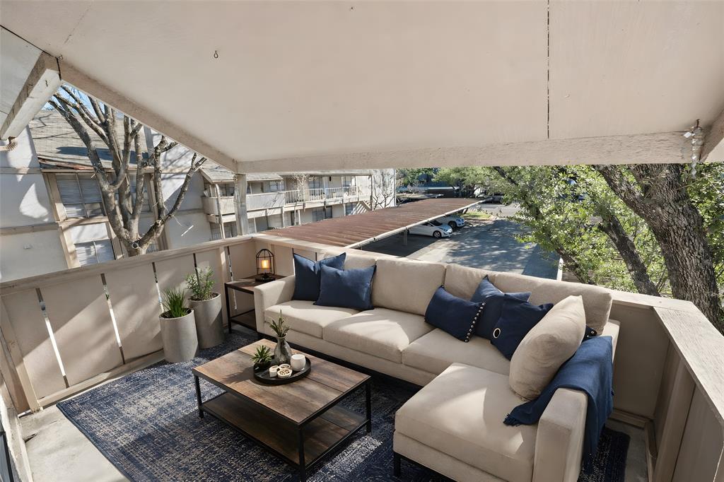 HOLLOWS NORTH CONDOMINIUM - Residential