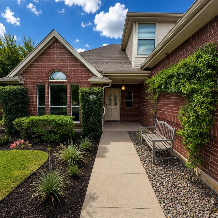 749 W Park Court