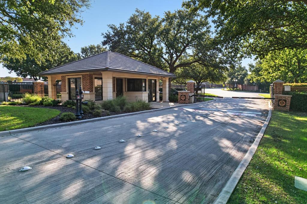 2312 Honeylocust Drive