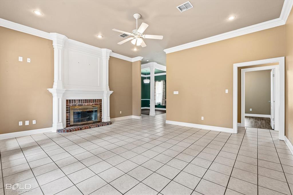 Benton, Louisiana 71006, United States, 4 Bedrooms Bedrooms, ,2 BathroomsBathrooms,Residential,Pending,57837