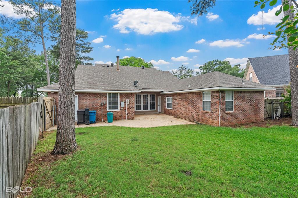 Benton, Louisiana 71006, United States, 4 Bedrooms Bedrooms, ,2 BathroomsBathrooms,Residential,Pending,57837