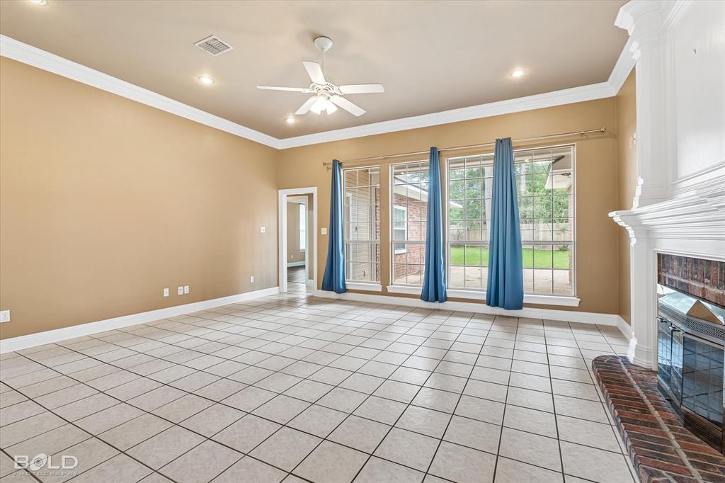 Benton, Louisiana 71006, United States, 4 Bedrooms Bedrooms, ,2 BathroomsBathrooms,Residential,Pending,57837