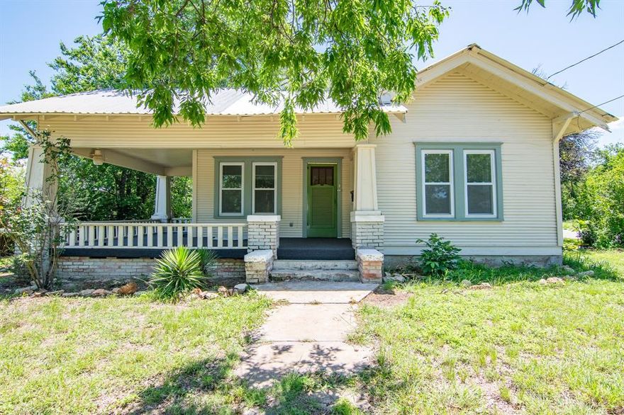 Don’t miss this beautifully updated 2-bedroom, 1-bath home that’s full of character and modern upgrades. In recent years, the home has undergone a complete electrical rewire, all windows have been replaced with energy-efficient options, and new flooring has been installed throughout. A brand new water heater has been added and has yet to be used. For year-round comfort, three mini-split systems were installed to provide zoned heating and cooling, and loose-fill insulation was added to the attic to improve energy efficiency.
Inside, you'll find a smart and functional layout. The two bedrooms are well-sized and conveniently located near a full bath. The dining room is especially spacious and offers versatility—use it as a traditional dining space, additional living area, or flex space to suit your needs. The layout flows easily from the dining area into a cozy living room on one side and into the kitchen and hallway toward the bedrooms on the other, creating a practical and inviting living experience.
Outside, the oversized front porch is a standout feature, offering plenty of space for morning coffee, relaxing, or entertaining. It partially wraps around the side of the home, adding even more charm. At the back, you’ll find an oversized carport that provides ample covered parking.
This thoughtfully updated home offers a blend of charm, functionality, and modern comfort. Contact the agent today to schedule your private showing!