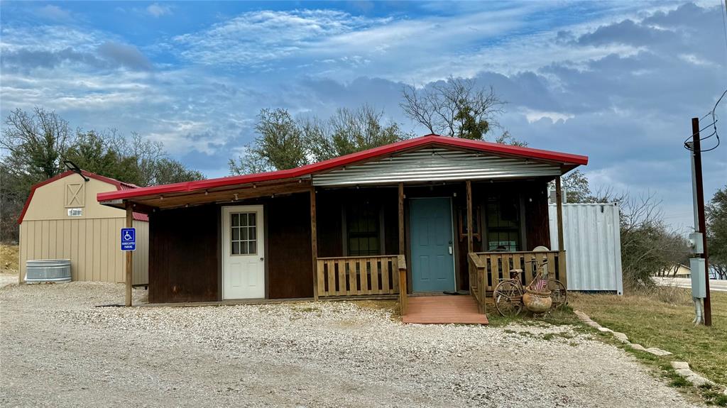 SE Young Co - Commercial Sale