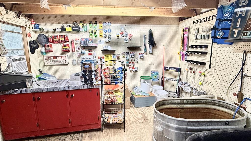 SE Young Co - Commercial Sale