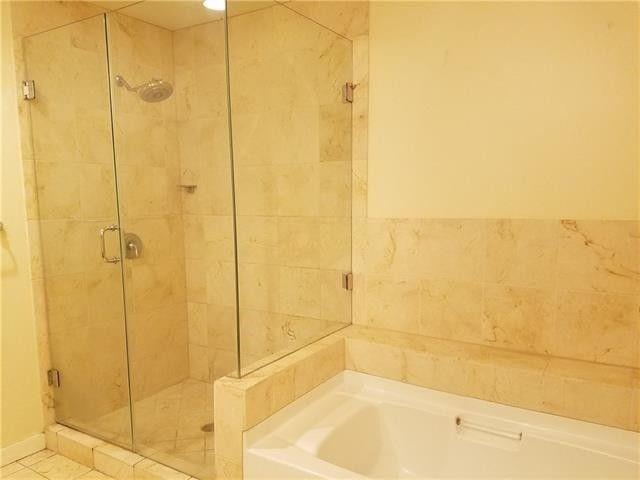 Metropolitan-1200 Main Street - Residential Lease