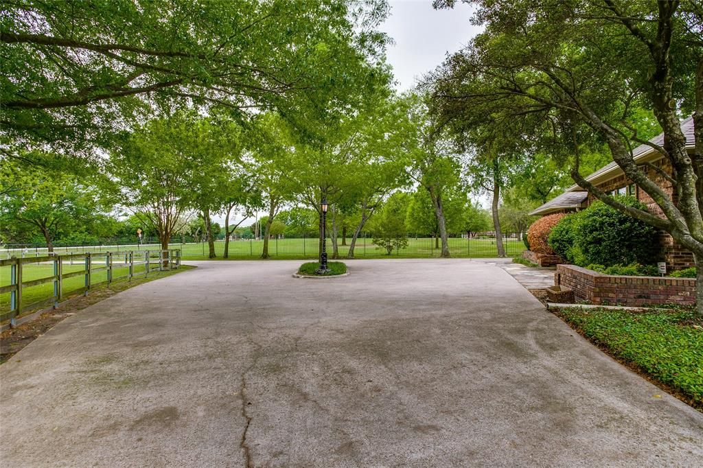 Photo of 363 E Tripp Road E, Sunnyvale, TX 75182 (MLS # 20793139)
