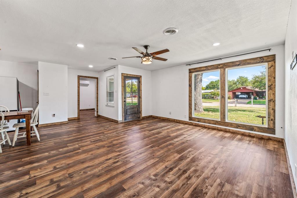 1352 Hillcrest Drive