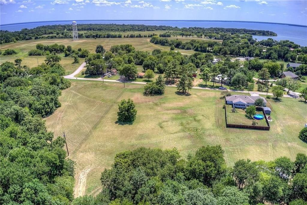 Photo 1 of 9 — 206 Mohawk Trail, East Tawakoni, TX 75472