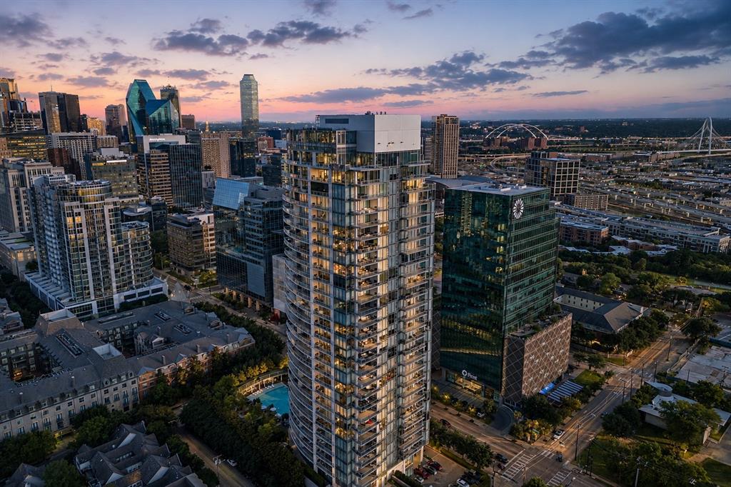 2900 Mckinnon Street 2308