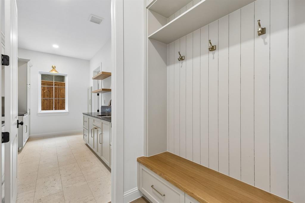 LAKEWOOD HILLS - Residential