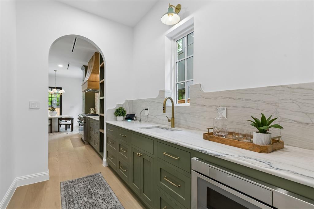 7107 Coronado Avenue