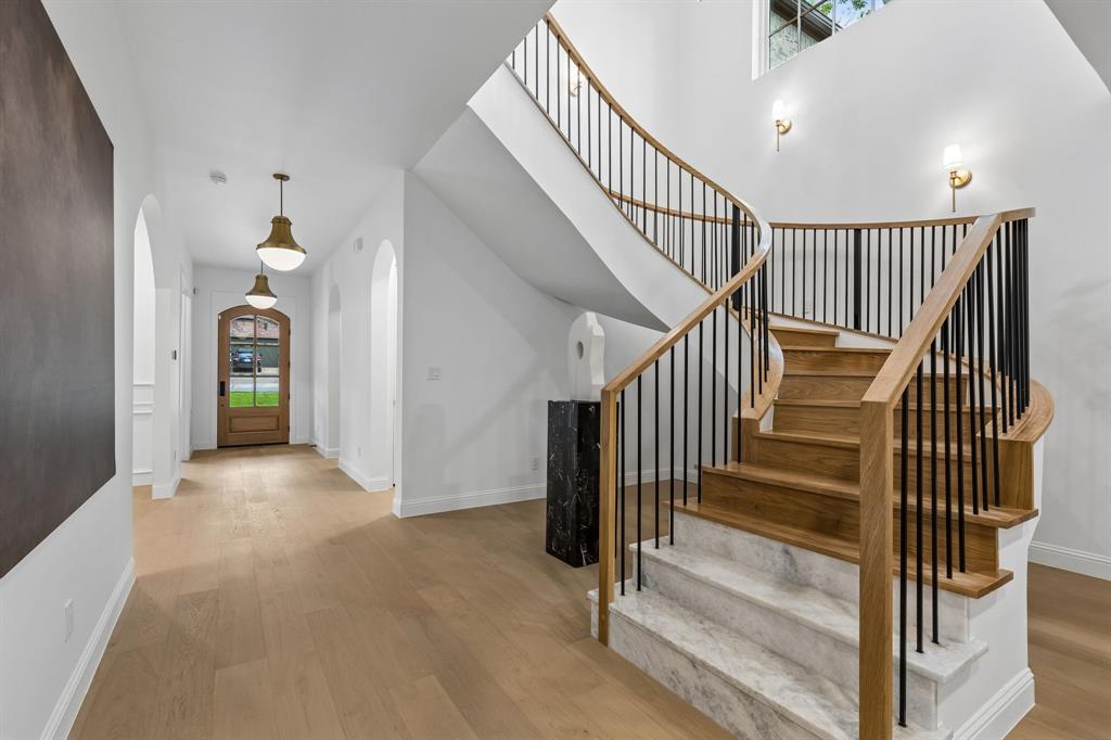 7107 Coronado Avenue