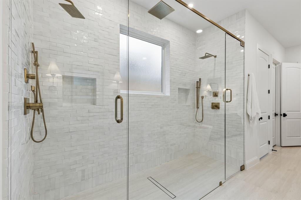 LAKEWOOD HILLS - Residential