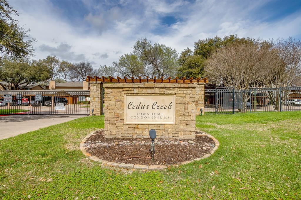 Cedar Creek Twnhms - Residential
