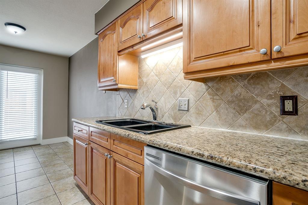 Cedar Creek Twnhms - Residential