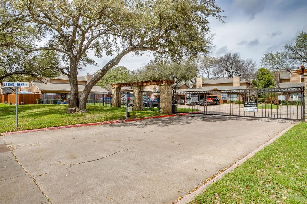 Cedar Creek Twnhms - Residential