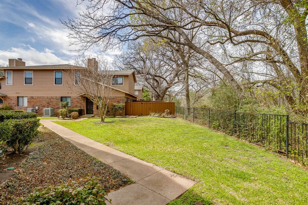 Cedar Creek Twnhms - Residential