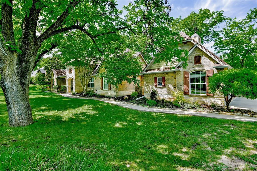 10203 Ravenswood Road