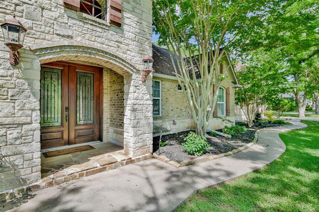 10203 Ravenswood Road