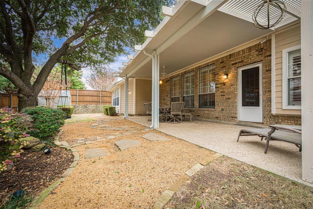 804 Cresthaven Drive