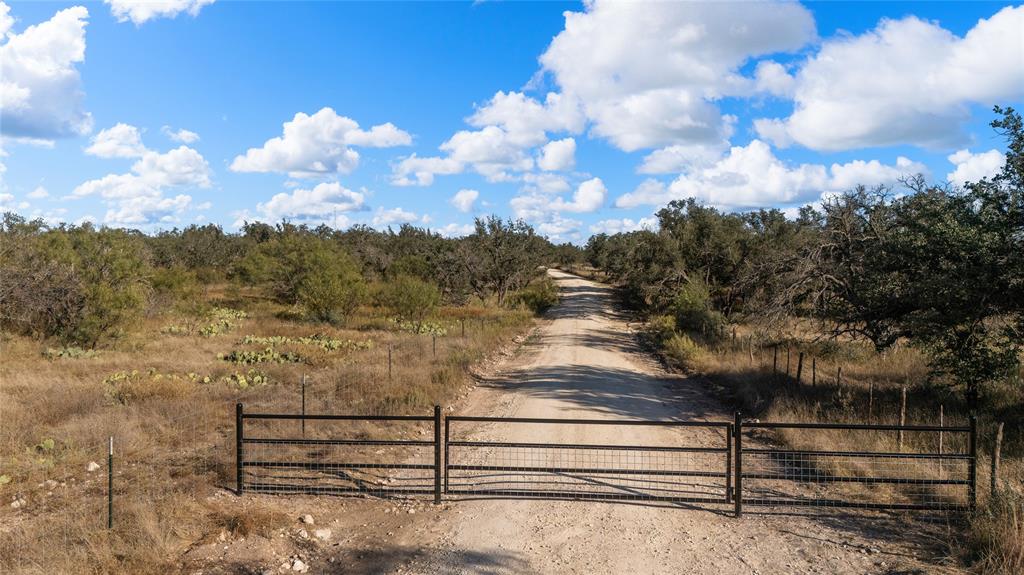 00715003710010 - Farm