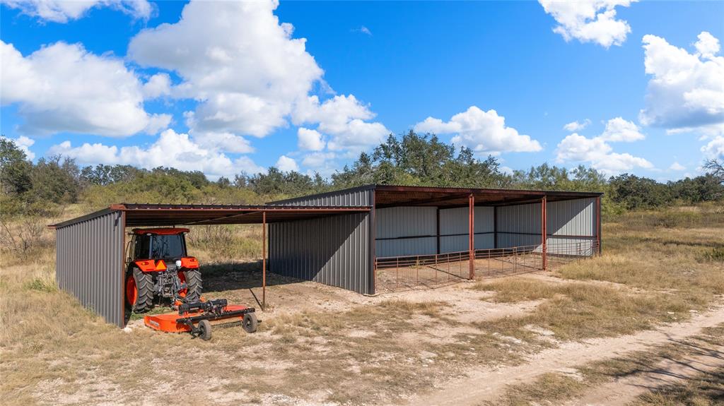 00715003710010 - Farm