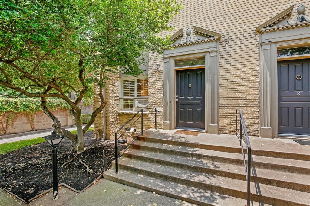 7506 W Northwest Highway 9