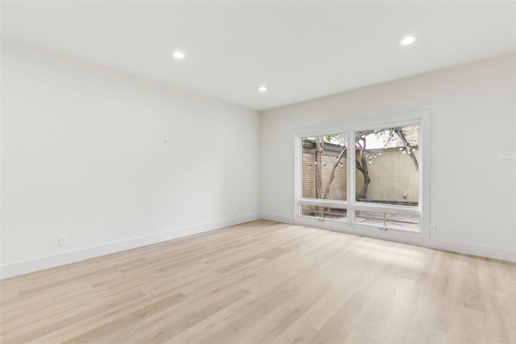 7506 W Northwest Highway 9