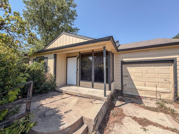 Photo 1 of 21 — 1322 Biggs Terrace, Arlington, TX 76010