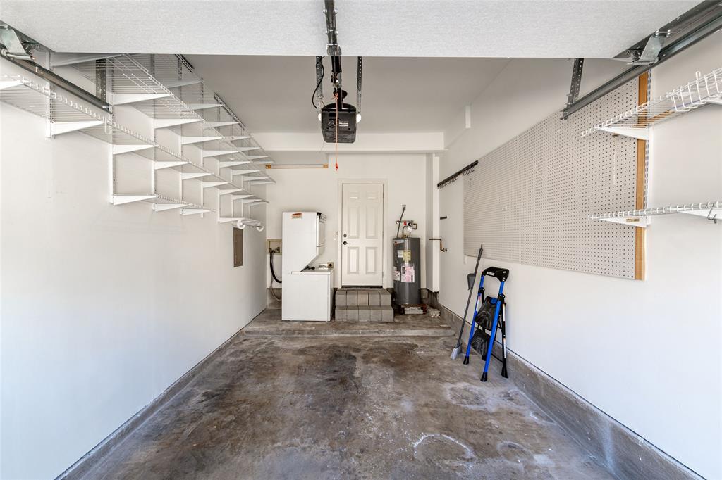 THE OAKS ON MONTFORT CONDOS - Residential