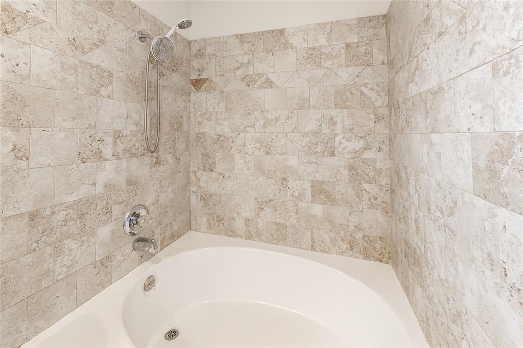 THE OAKS ON MONTFORT CONDOS - Residential