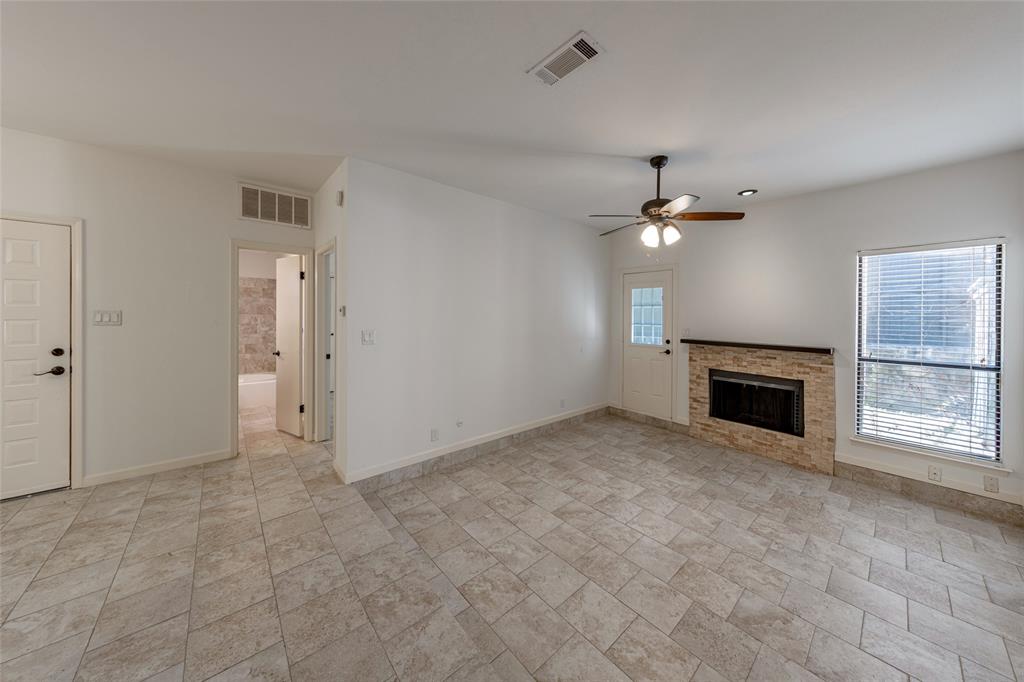 THE OAKS ON MONTFORT CONDOS - Residential