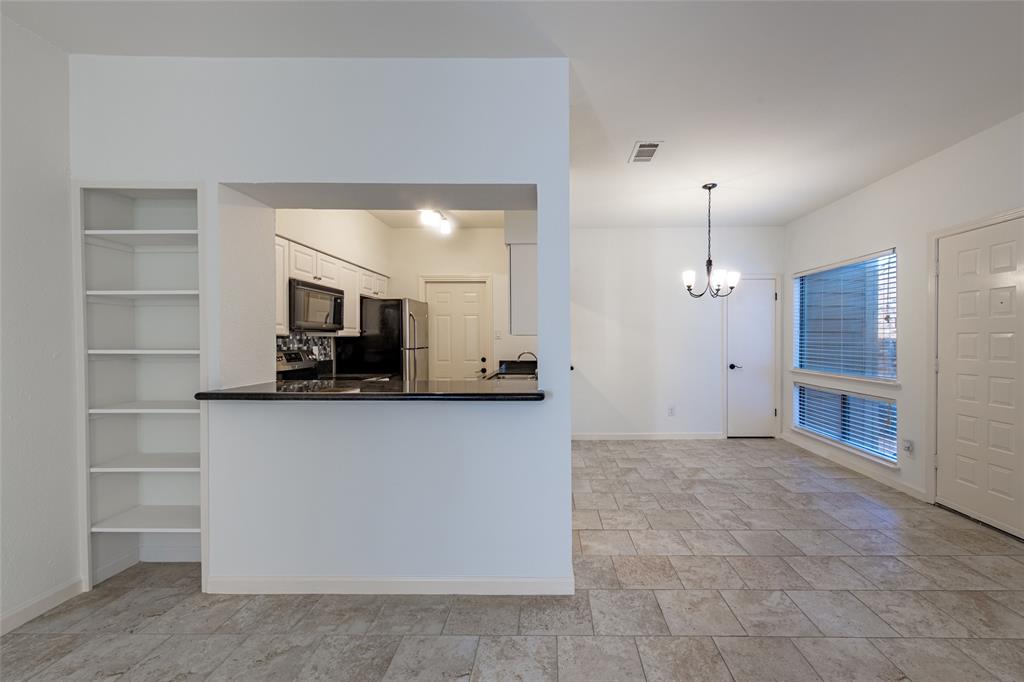 THE OAKS ON MONTFORT CONDOS - Residential