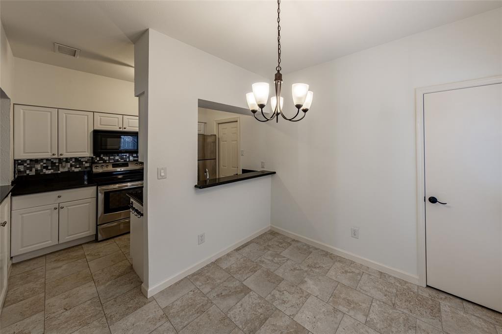 THE OAKS ON MONTFORT CONDOS - Residential