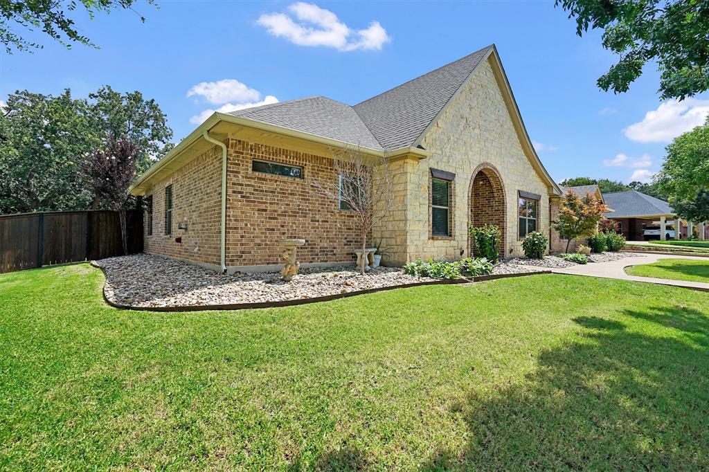 2020 Maplewood Drive