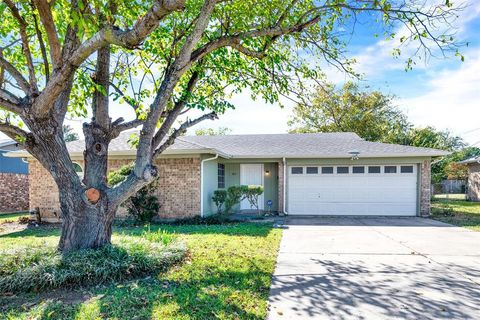 363 Mustang Drive Saginaw TX 76179