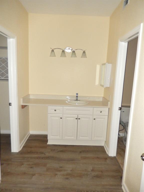 Woods On Park Lane Condos - Residential Lease