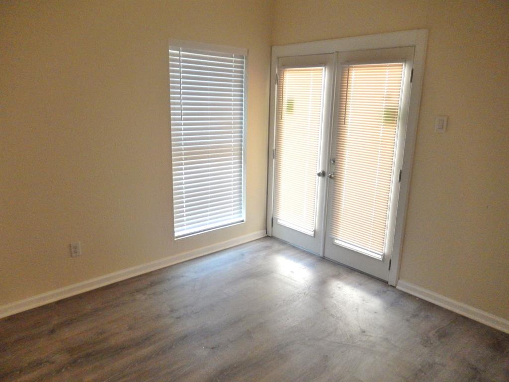 Woods On Park Lane Condos - Residential Lease