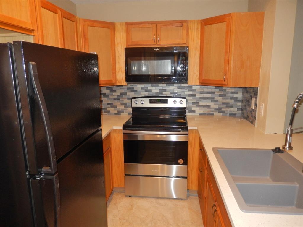 Woods On Park Lane Condos - Residential Lease