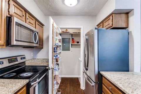 1200 Harwell Drive 1924 Arlington TX 76011