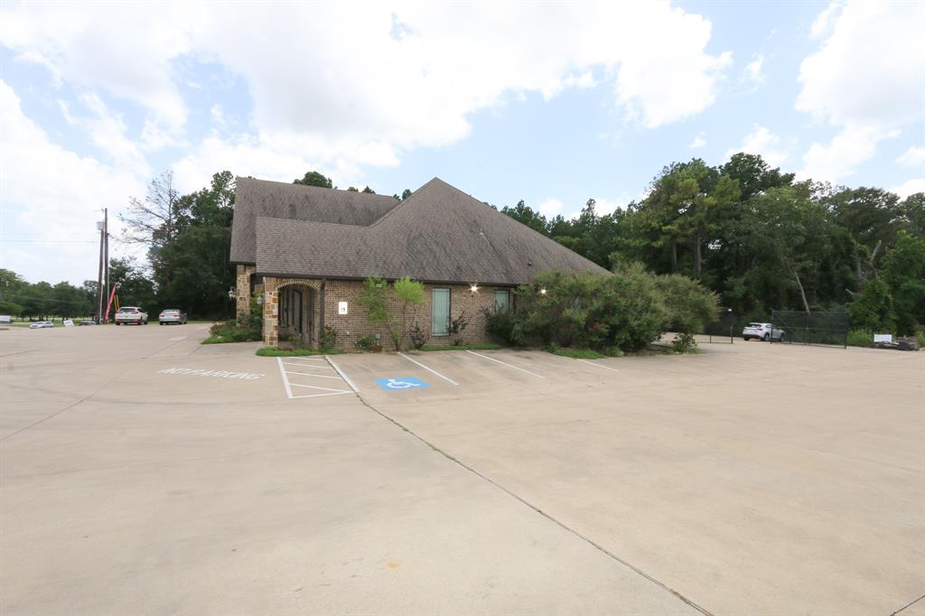 ABST A0018 T Quevado - Commercial Sale